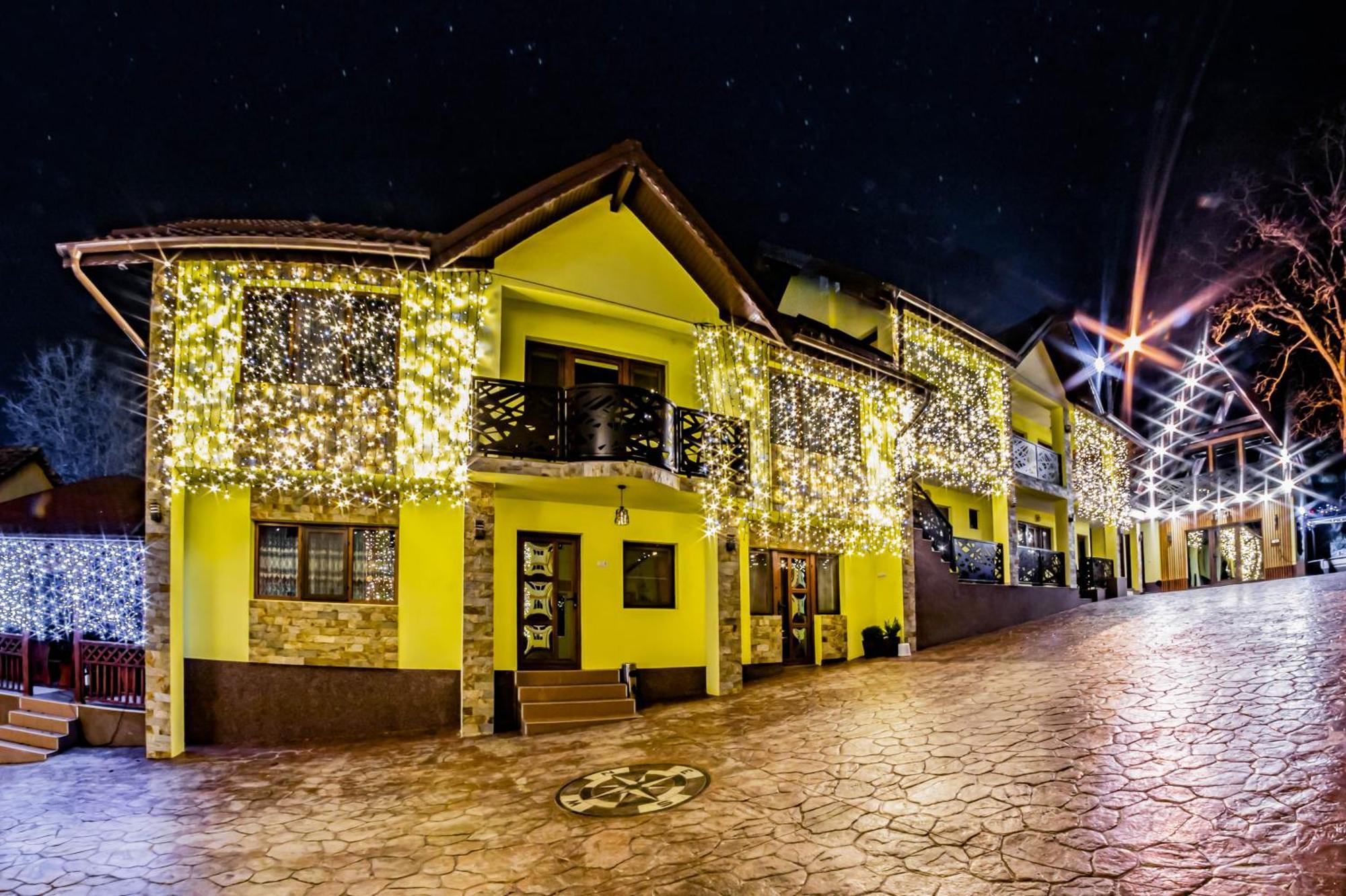 Pensiunea Mihaela-Transalpina Novaci-Străini Kültér fotó